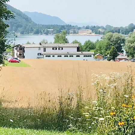 ウンテーブルク・アム・クロッパイナー・ゼーGeorgihof Im Parkアパートメント エクステリア 写真